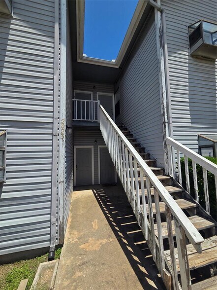 2423 W Slaughter Ln, Austin, TX à vendre - Photo de l’immeuble – Image 1 sur 18