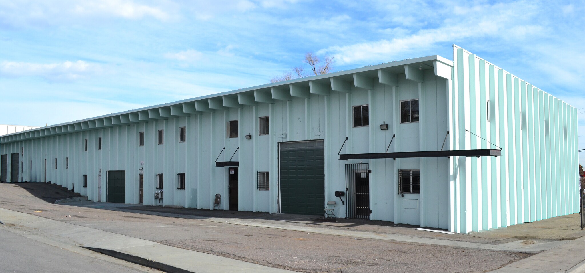 3050-3070 S Vallejo St, Englewood, CO à louer Photo principale– Image 1 sur 6