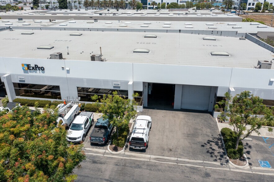 1025 N Shepard St, Anaheim, CA à vendre - Photo de l’immeuble – Image 1 sur 17