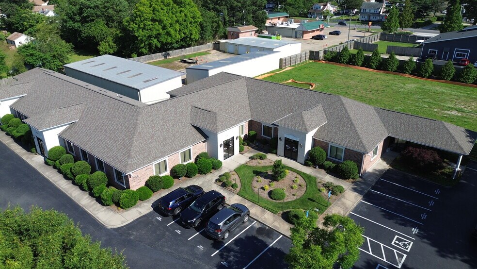 324 Louisa Ave, Virginia Beach, VA à louer - Photo de l’immeuble – Image 3 sur 6