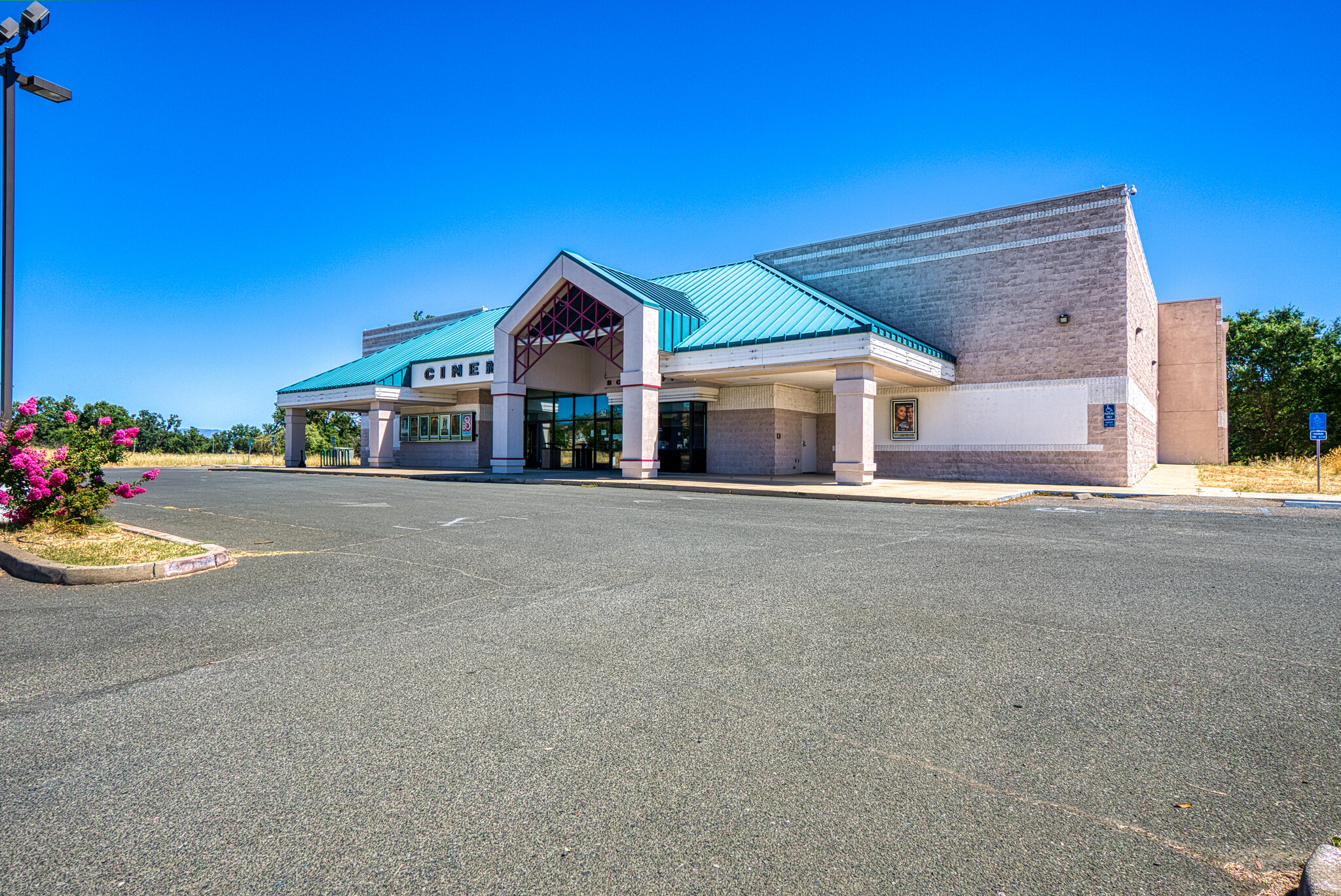 52 Soda Bay Rd, Lakeport, CA à vendre Photo de l’immeuble– Image 1 sur 39