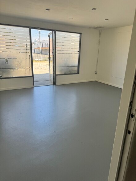201-225 N Palomares St, Pomona, CA à louer - Photo intérieure – Image 3 sur 3