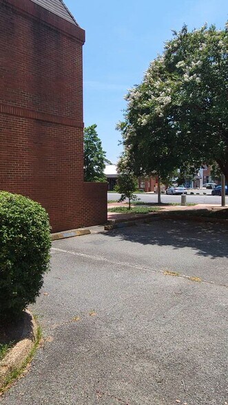 7 W Queens Way, Hampton, VA à louer - Vidéo sur l’annonce professionnelle – Image 3 sur 21