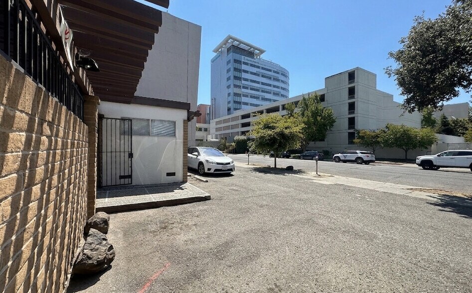 460 34th St, Oakland, CA à vendre - Photo de l’immeuble – Image 2 sur 9