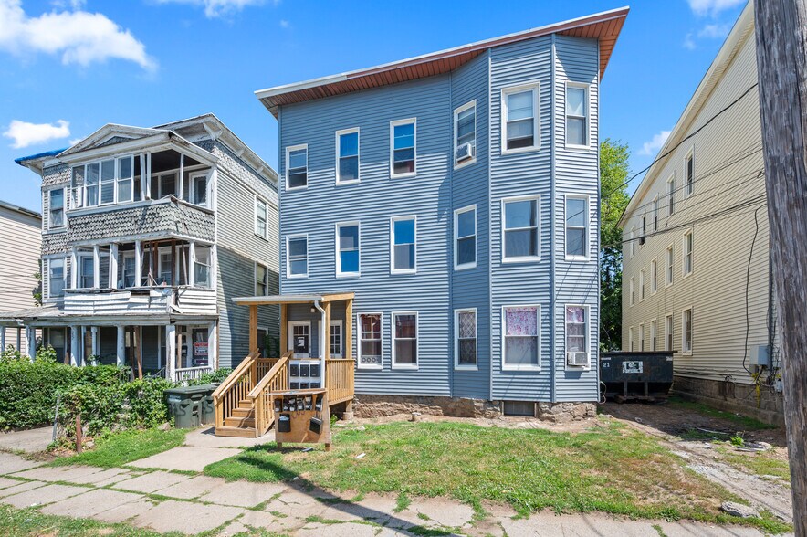 BPT East Side Multifamily Portfolio portefeuille de 2 biens à vendre sur LoopNet.fr - Photo de l’immeuble – Image 3 sur 17