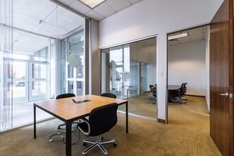 6851 NE Loop 820, North Richland Hills, TX à louer Photo intérieure– Image 2 sur 2