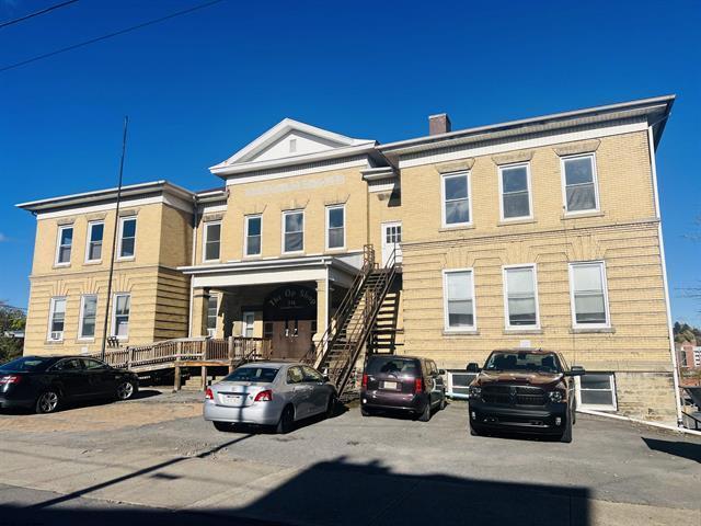316 Columbia St, Fairmont, WV à vendre - Photo de l’immeuble – Image 2 sur 11