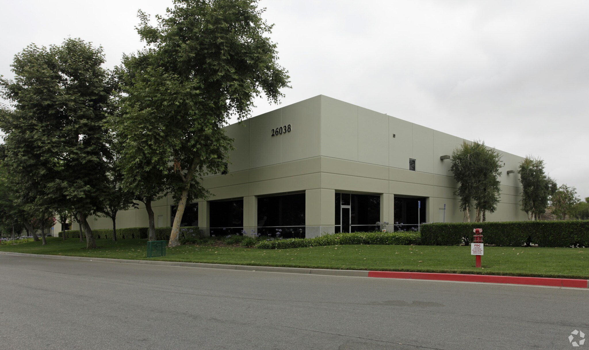 26038 Business Center Dr, Loma Linda, CA à louer Photo principale– Image 1 sur 4