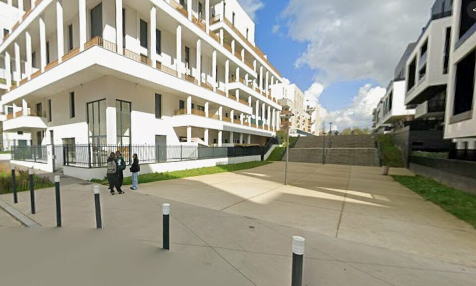 Local commercial dans Cergy à vendre - Photo de l’immeuble – Image 1 sur 1