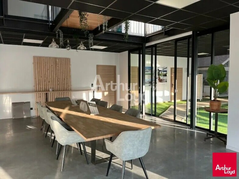 Local d'activités dans Bruz à vendre - Photo de l’immeuble – Image 1 sur 8