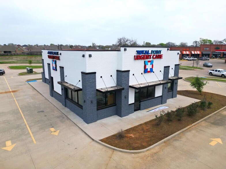 613 S Doctor M Roper Pky, Bullard, TX à vendre - Photo de l’immeuble – Image 1 sur 5