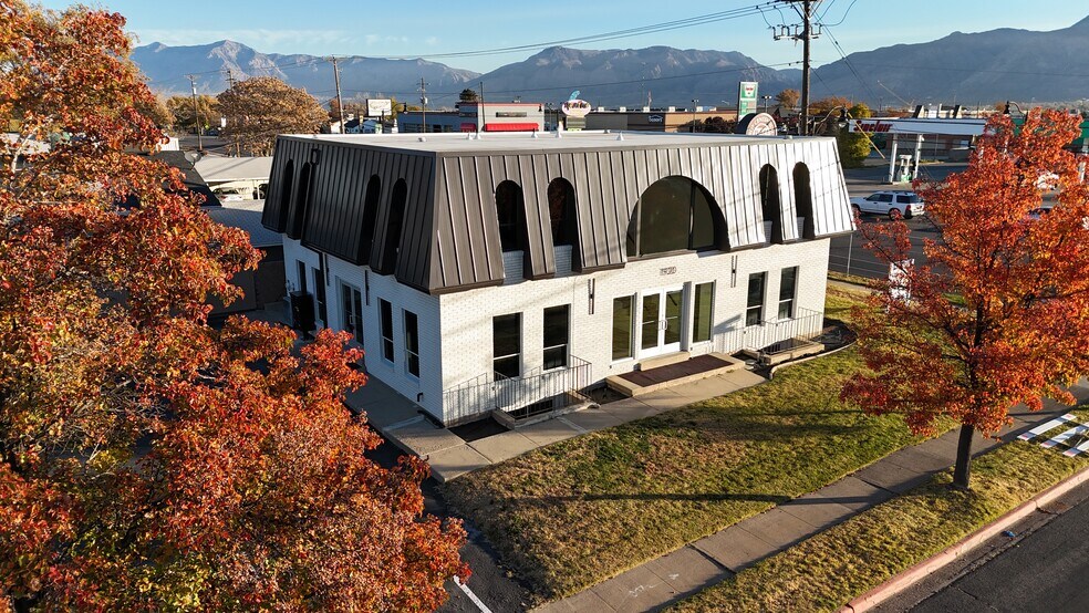 1920 W 5200 S, Roy, UT à louer - Photo de l’immeuble – Image 1 sur 22