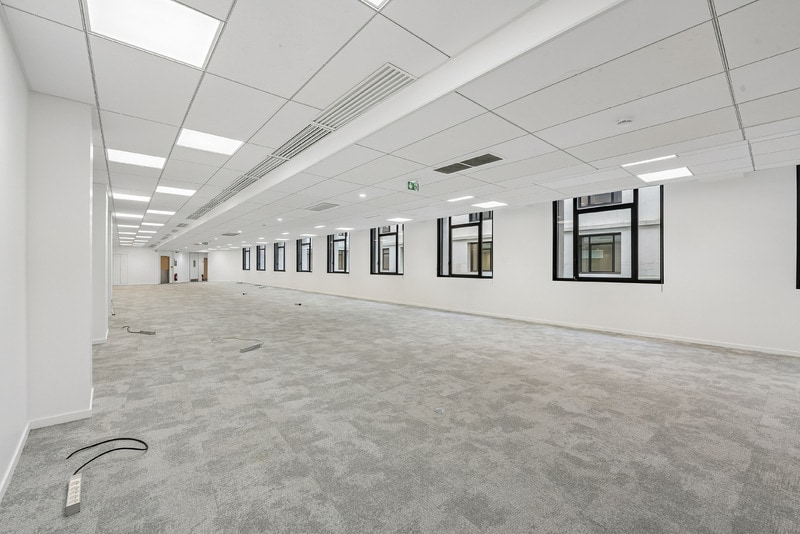 25-27 Rue D'Astorg, Paris à louer - Photo de l’immeuble – Image 3 sur 16