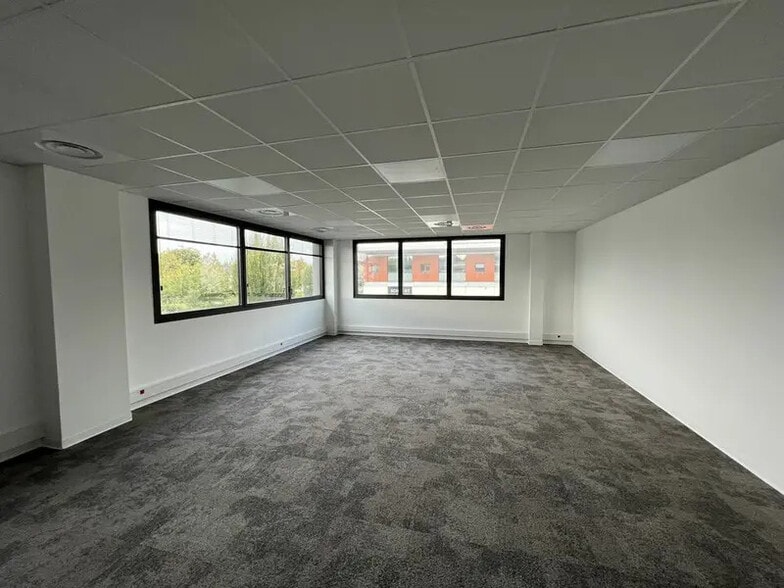 Bureau dans Serris à vendre - Photo de l’immeuble – Image 1 sur 6