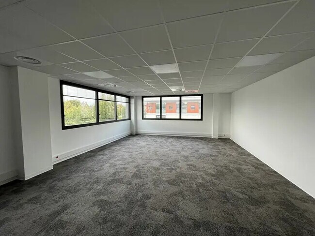 Plus de détails pour Bureau à vendre