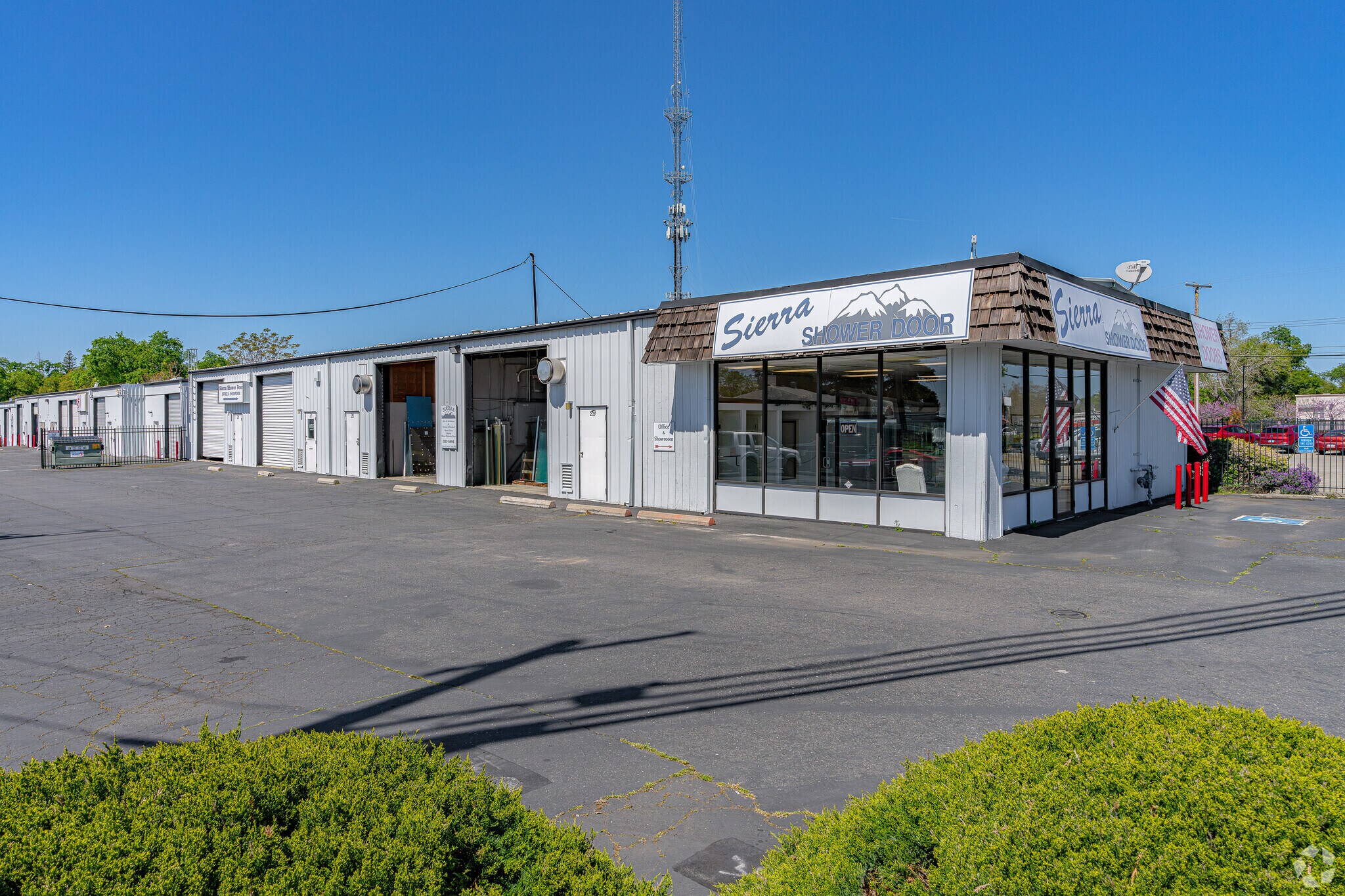 5753 Auburn Blvd, Sacramento, CA à louer Photo principale– Image 1 sur 20