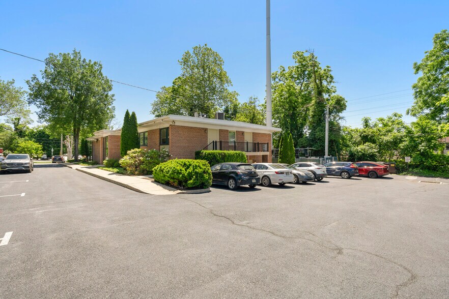 1410 Russell Rd, Paoli, PA à louer - Photo de l’immeuble – Image 2 sur 9