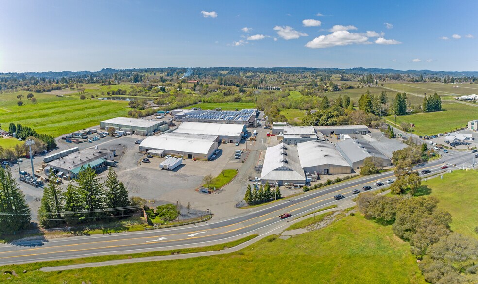 2064 Gravenstein Hwy N, Sebastopol, CA à louer - Aérien – Image 1 sur 4