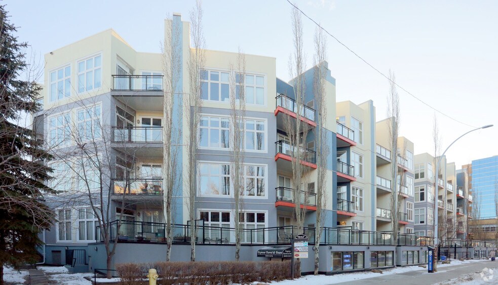 10139-10155 112 St NW, Edmonton, AB à vendre - Photo de l’immeuble – Image 2 sur 3