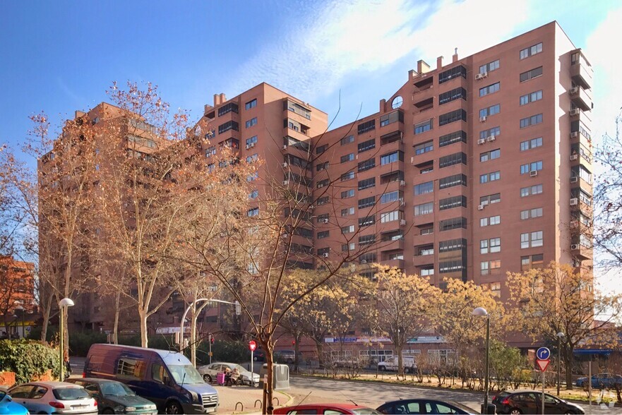 Avenida Pablo Neruda, 63, Madrid, Madrid à louer - Photo de l’immeuble – Image 2 sur 2
