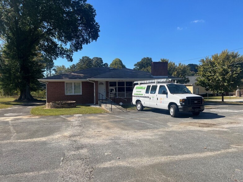 2377 Canton Rd, Marietta, GA à vendre - Photo de l’immeuble – Image 3 sur 12