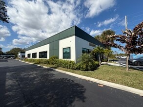 901 Northpoint Pky, West Palm Beach, FL à louer Photo de l’immeuble– Image 1 sur 10