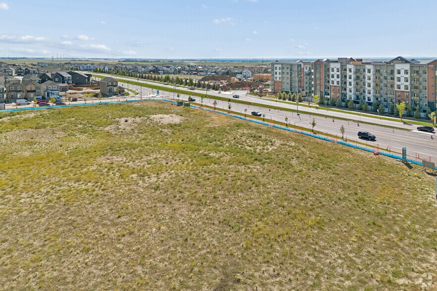 62 Mercado St SE, Calgary, AB à louer - Photo de l’immeuble – Image 2 sur 6