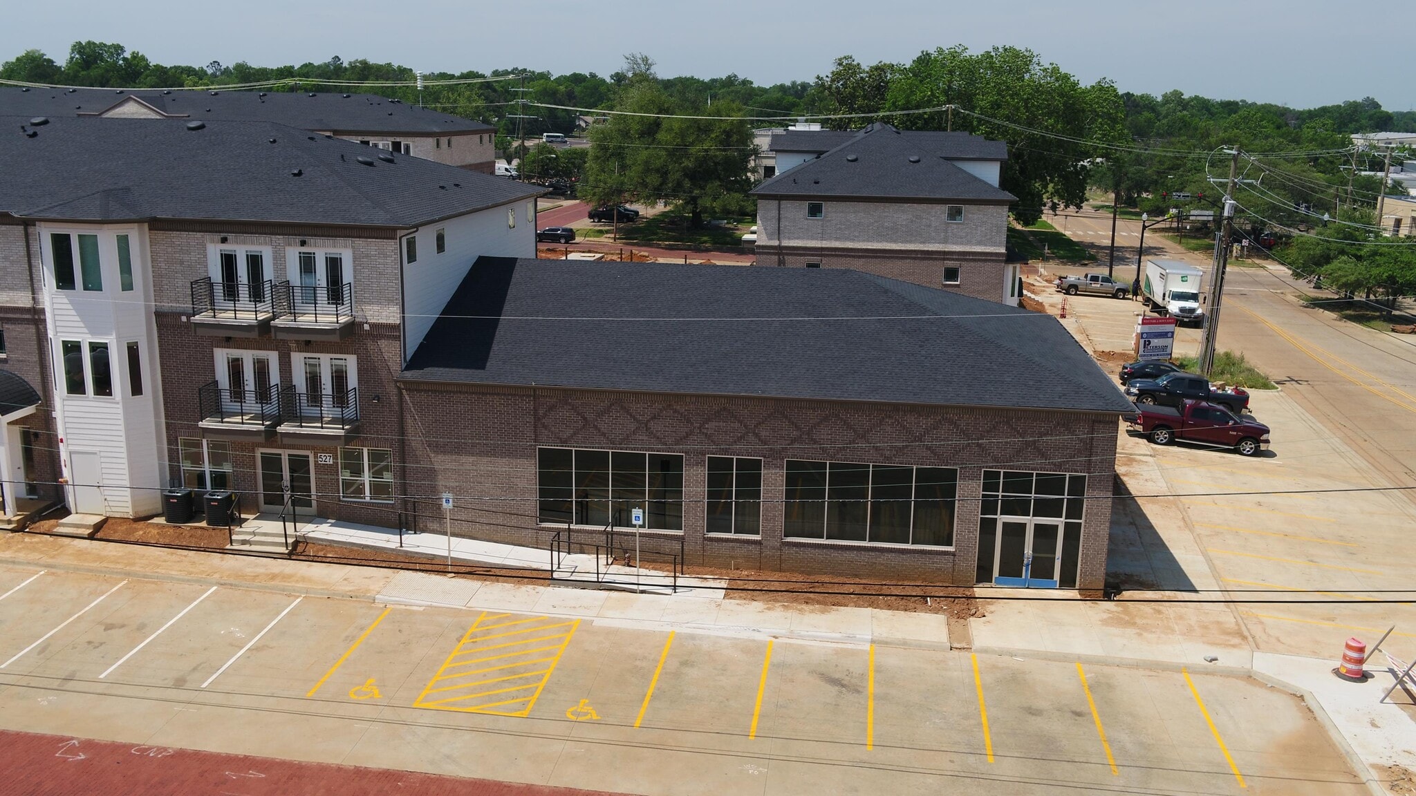 525 W Erwin St, Tyler, TX à louer Photo de l’immeuble– Image 1 sur 4