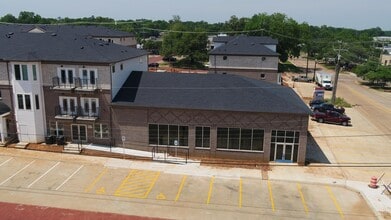 525 W Erwin St, Tyler, TX à louer Photo de l’immeuble– Image 1 sur 4