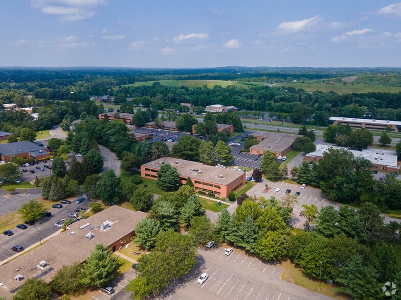 14 Columbia Circle Dr, Albany, NY à louer - Aérien – Image 2 sur 4