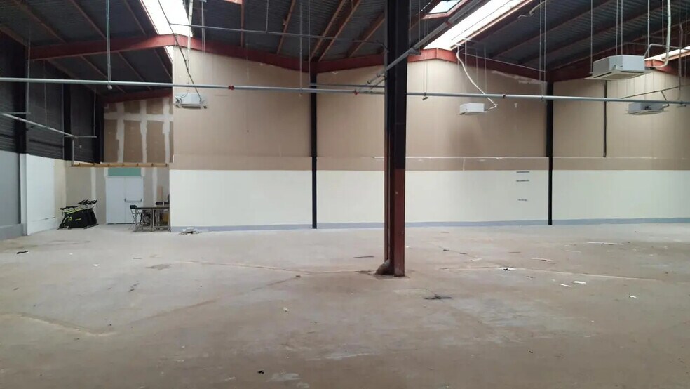 Local commercial dans GONFREVILLE-L'ORCHER à louer - Photo de l’immeuble – Image 3 sur 4