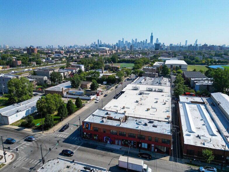 2733 W Harrison St, Chicago, IL à vendre - Photo de l’immeuble – Image 3 sur 45