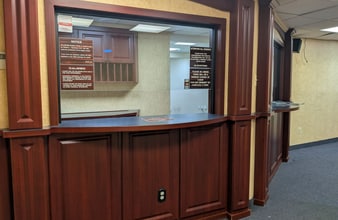 375 E Main St, Bay Shore, NY à louer Photo intérieure– Image 1 sur 2