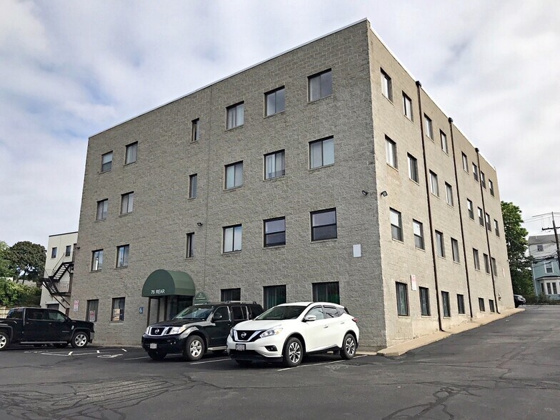 76 Winn St, Woburn, MA à louer - Photo de l’immeuble – Image 1 sur 4