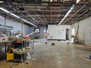 8309-8323 McCullough Ave, San Antonio, TX à louer Photo intérieure– Image 1 sur 6