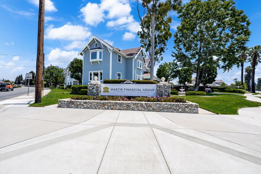 503 W Palm Dr, Placentia, CA à louer - Photo de l’immeuble – Image 3 sur 56