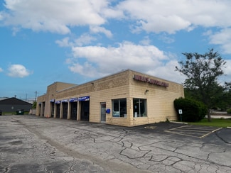 Plus de détails pour 7500 W Layton Ave, Milwaukee, WI - Local commercial à vendre
