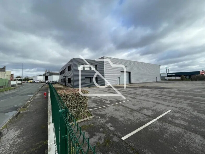 Industriel/Logistique dans Sainte-Geneviève-des-Bois à vendre - Photo de l’immeuble – Image 1 sur 6