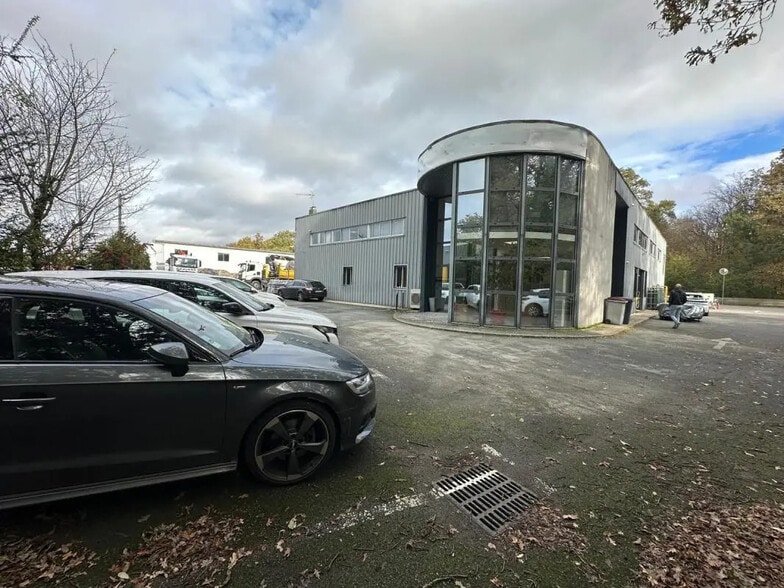 Local d'activités dans Valenton à vendre - Photo de l’immeuble – Image 1 sur 4