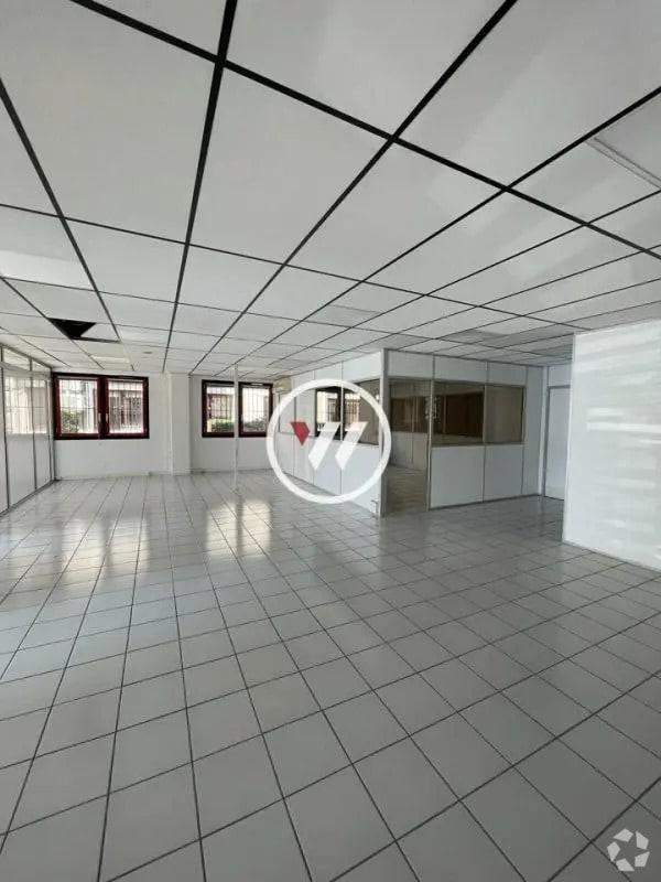 Bureau dans Aubagne à louer Photo intérieure– Image 1 sur 8