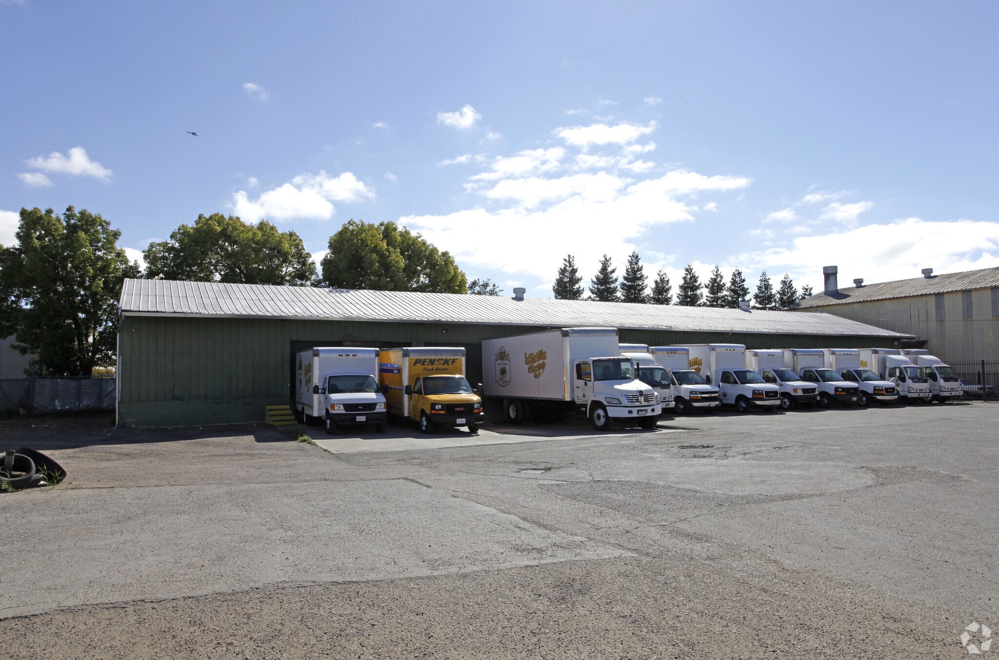 604 McClary Ave, Oakland, CA à louer Photo principale– Image 1 sur 8