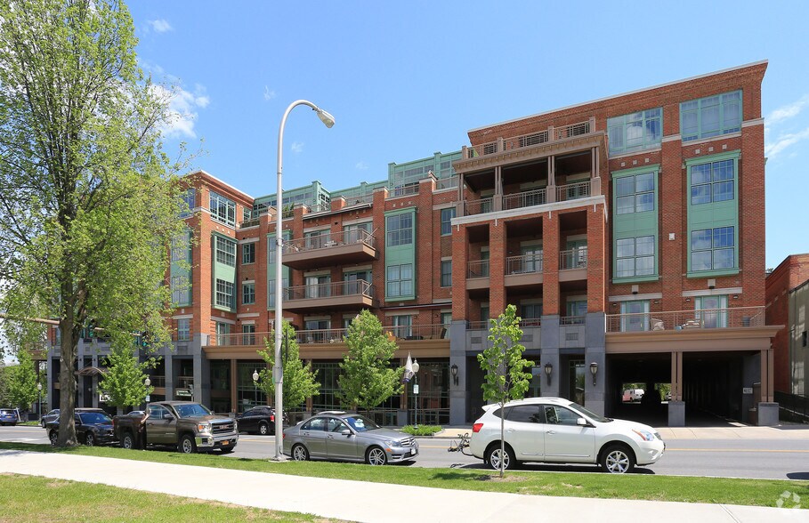 262-268 Broadway, Saratoga Springs, NY à vendre - Photo de l’immeuble – Image 2 sur 110