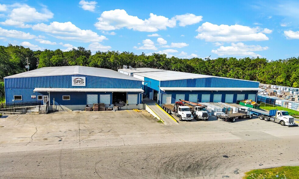 2501 Industrial St portefeuille de 3 biens à vendre sur LoopNet.fr - Photo de l’immeuble – Image 2 sur 9