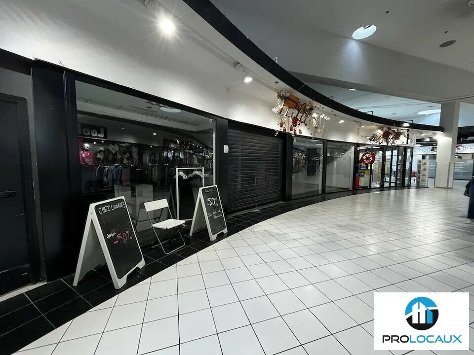 Local commercial dans Senlis à louer Photo de l’immeuble– Image 1 sur 3