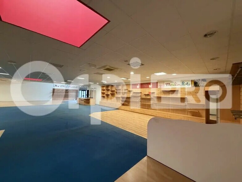 Local commercial dans Domérat à louer - Photo intérieure – Image 3 sur 8