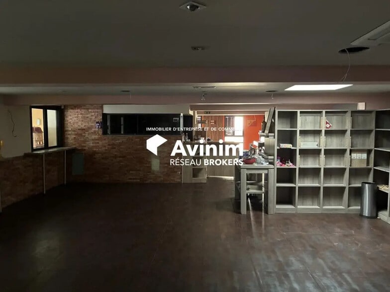 Local commercial dans Aix-en-Provence à louer - Photo intérieure – Image 2 sur 3