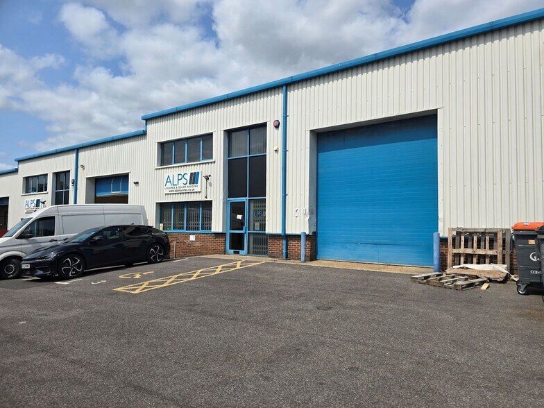 12 Downley Rd, Havant à louer - Photo principale – Image 1 sur 3