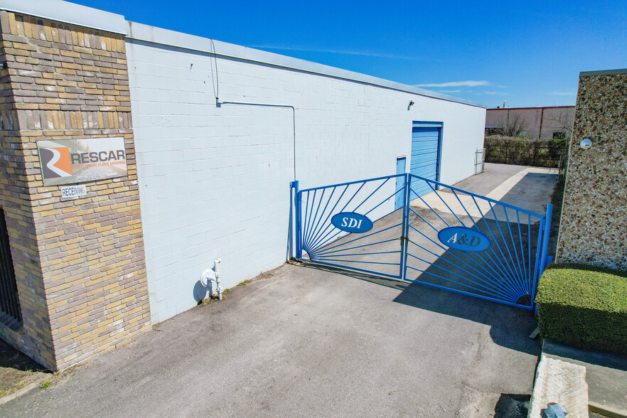 7316 NE Loop 410, San Antonio, TX à louer - Photo de l’immeuble – Image 3 sur 15