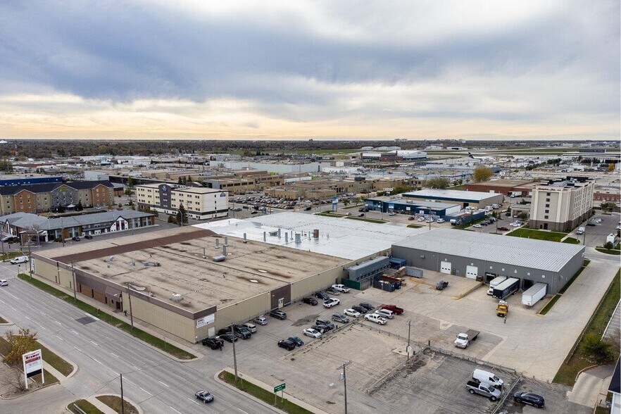 700 King Edward St, Winnipeg, MB à louer - Aérien – Image 3 sur 14