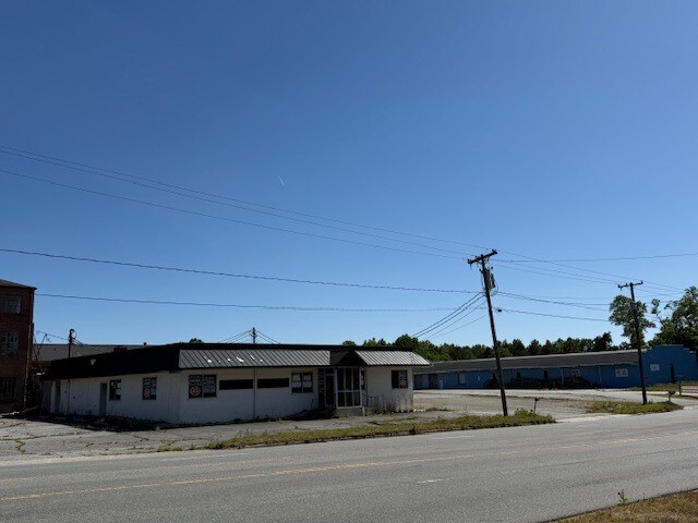 1569 W English Rd, Thomasville, NC à vendre - Photo de l’immeuble – Image 3 sur 3